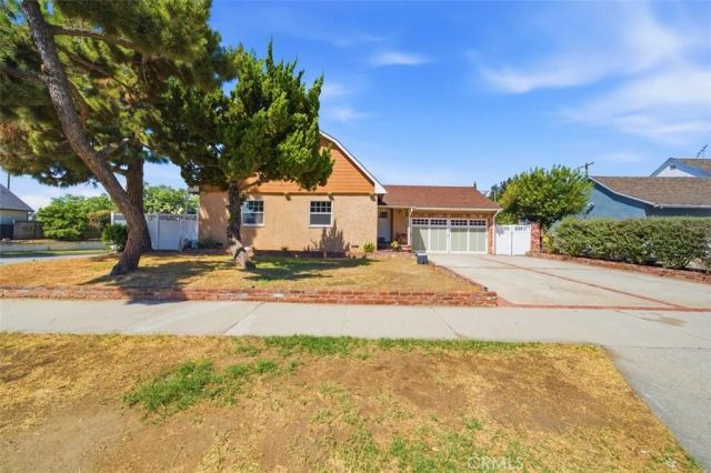 805 N Lyman Avenue, Covina, CA 91724
