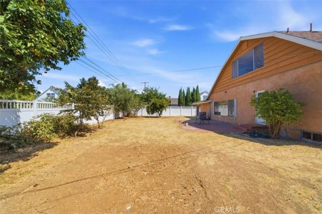 805 N Lyman Avenue, Covina, CA 91724