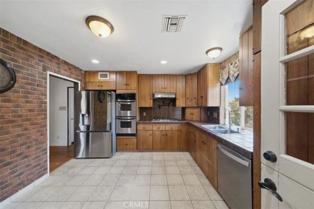 805 N Lyman Avenue, Covina, CA 91724