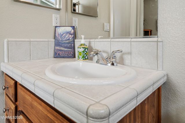 3272 Dog Leg Drive, Minden, NV 89423