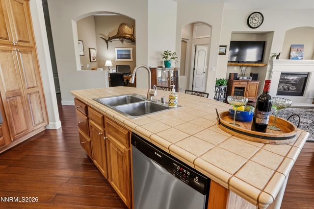 3272 Dog Leg Drive, Minden, NV 89423