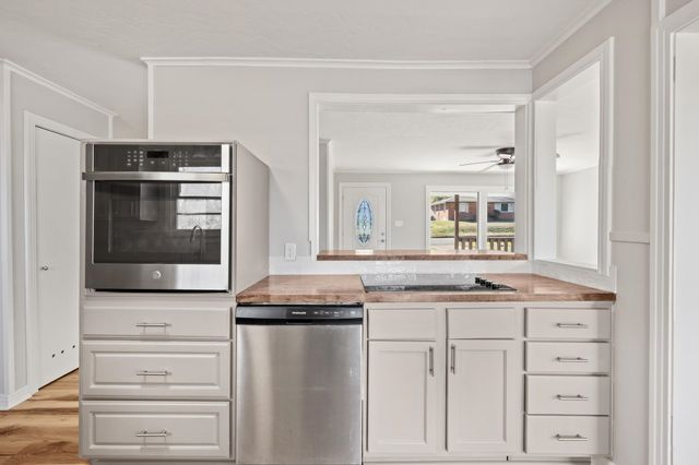 122 Brierwood Dr, Palestine, TX 75801