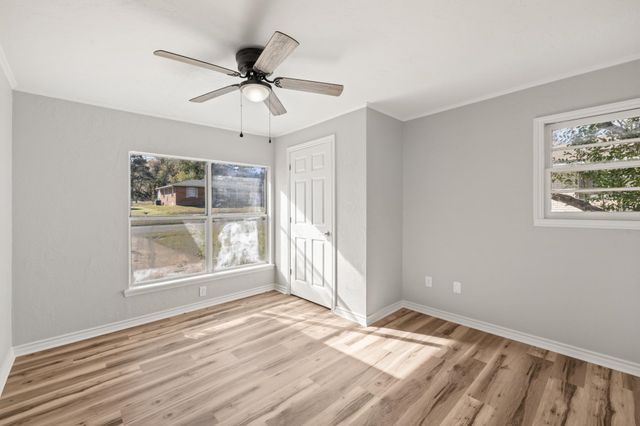 122 Brierwood Dr, Palestine, TX 75801