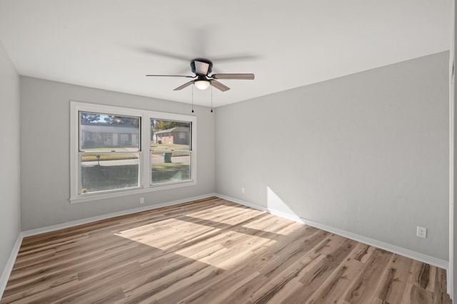 122 Brierwood Dr, Palestine, TX 75801