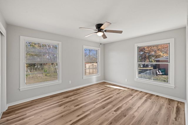 122 Brierwood Dr, Palestine, TX 75801