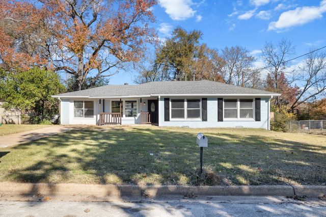 122 Brierwood Dr, Palestine, TX 75801