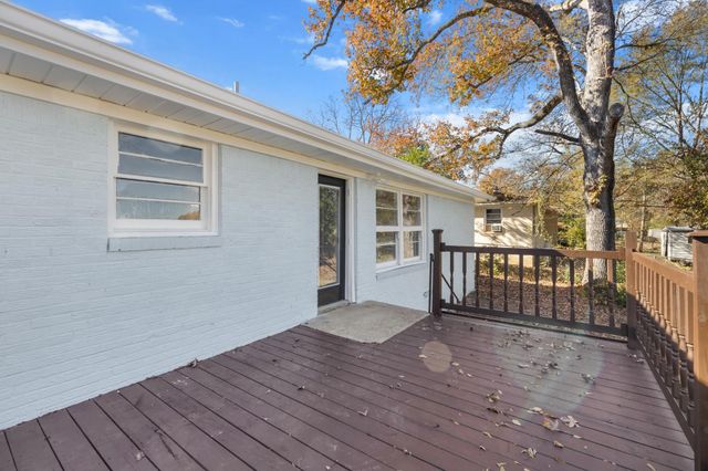 122 Brierwood Dr, Palestine, TX 75801