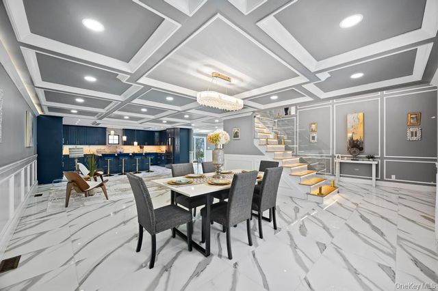 15 Forest Road, Valley Stream, NY 11581