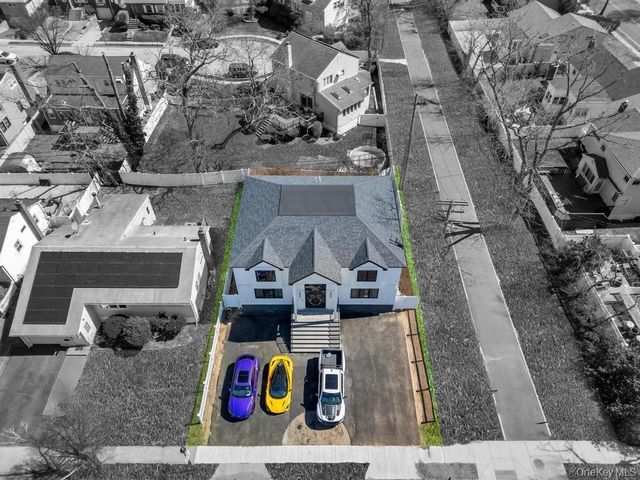 15 Forest Road, Valley Stream, NY 11581