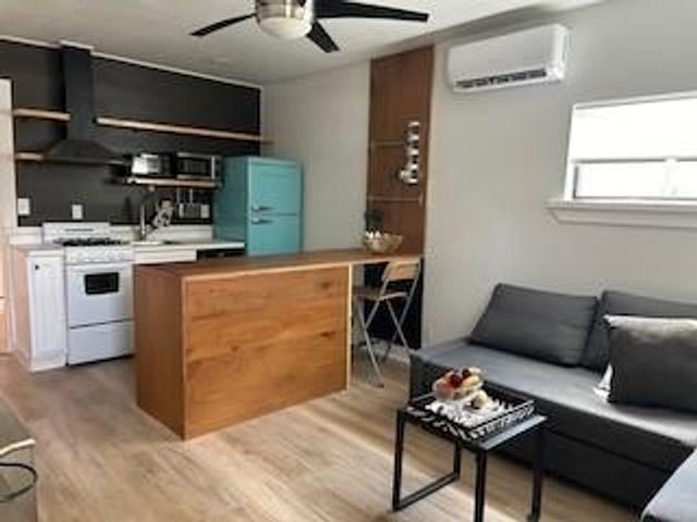 613 BRENTWOOD ST B, Austin, TX 78752