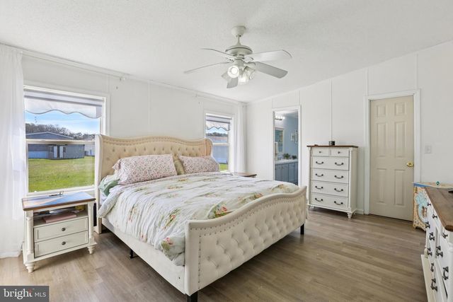 12 LITTLE JOHN CT, Elkton, MD 21921