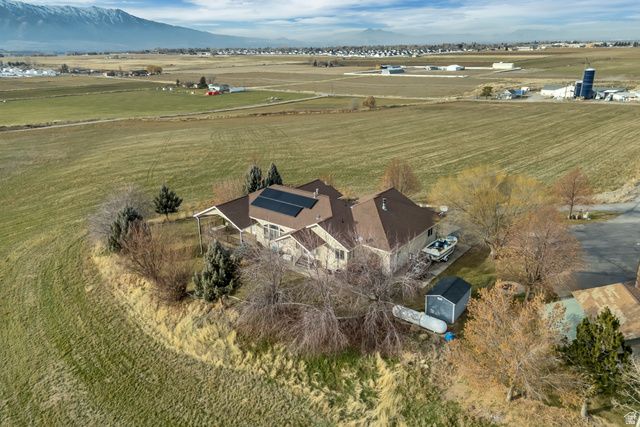 366 E 6600 S, Hyrum, UT 84319