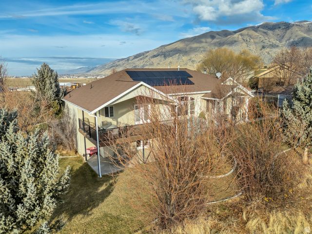 366 E 6600 S, Hyrum, UT 84319