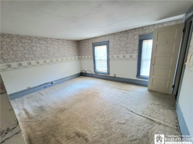 69 Royal Avenue, Jamestown, NY 14701