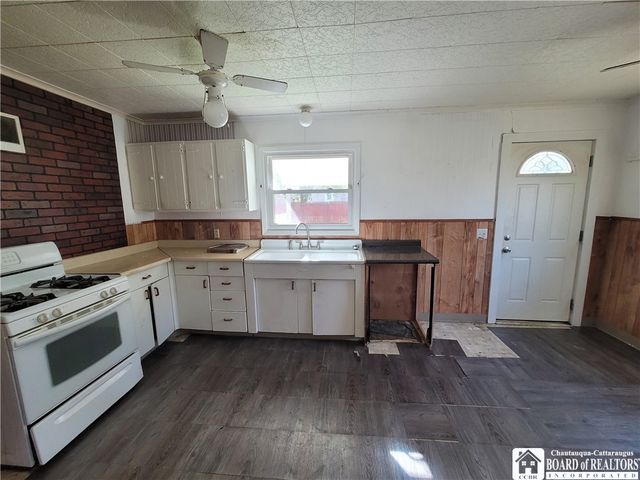 69 Royal Avenue, Jamestown, NY 14701