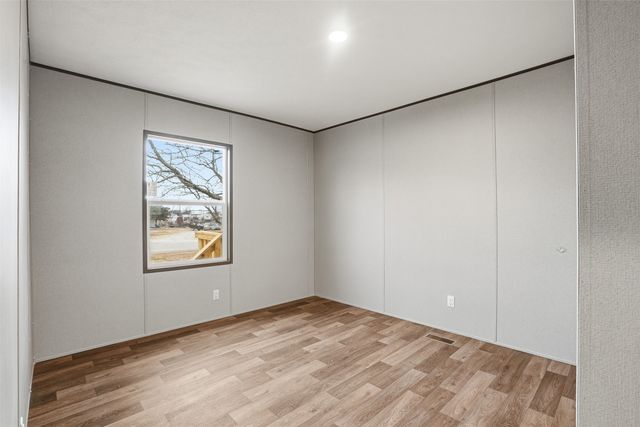 4600 Thompson Avenue, Grandview, TX 76050