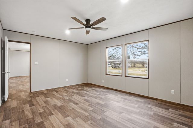 4600 Thompson Avenue, Grandview, TX 76050