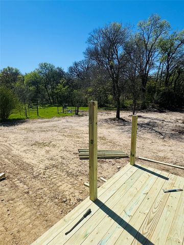 4600 Thompson Avenue, Grandview, TX 76050