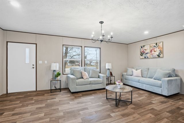 4600 Thompson Avenue, Grandview, TX 76050