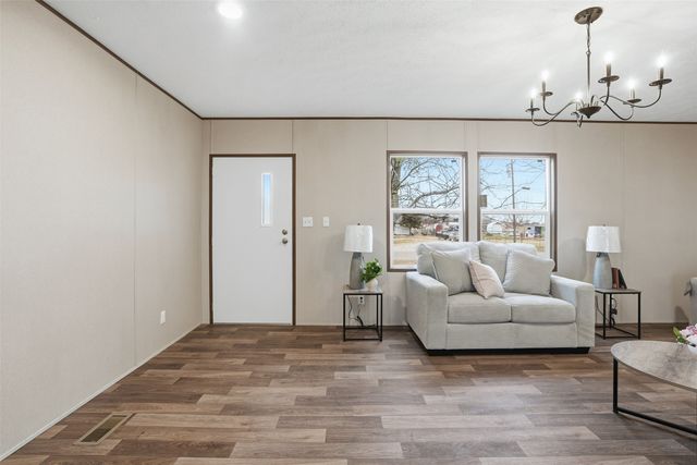 4600 Thompson Avenue, Grandview, TX 76050