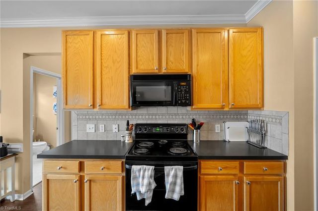 4236 Laurel Ridge Circle, Winston-salem, NC 27107