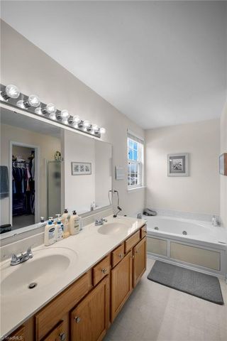 4236 Laurel Ridge Circle, Winston-salem, NC 27107
