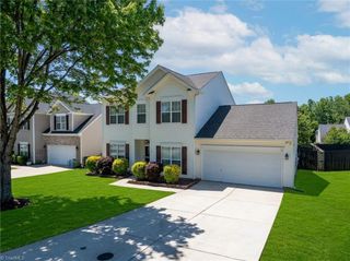 4236 Laurel Ridge Circle, Winston-salem, NC 27107
