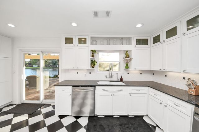 411 Venice Street, Sugar Land, TX 77478