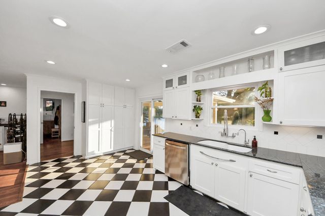 411 Venice Street, Sugar Land, TX 77478