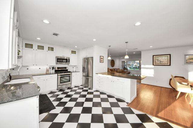 411 Venice Street, Sugar Land, TX 77478