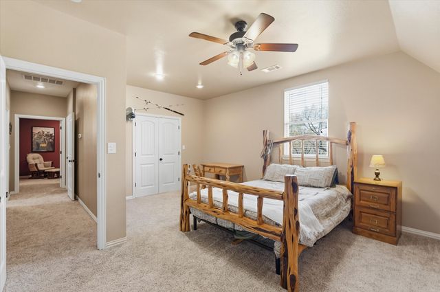 657 Hidden Lakes Boulevard, Gunter, TX 75058