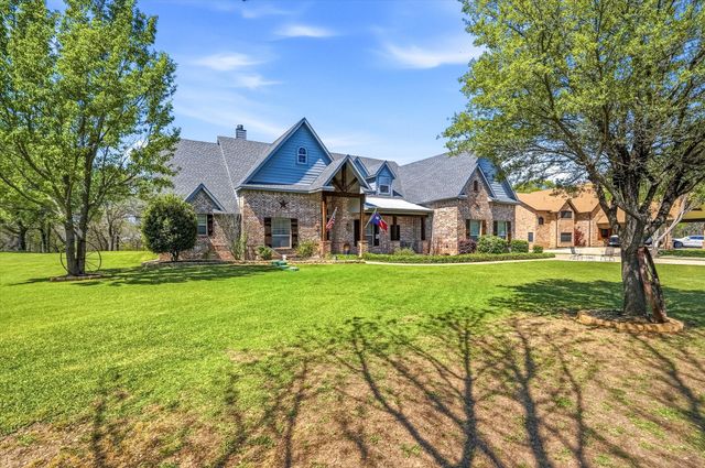 657 Hidden Lakes Boulevard, Gunter, TX 75058