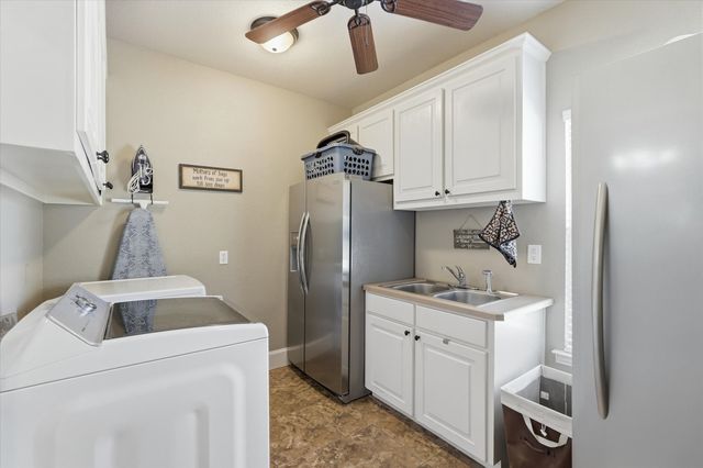 657 Hidden Lakes Boulevard, Gunter, TX 75058