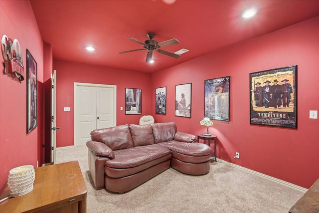 657 Hidden Lakes Boulevard, Gunter, TX 75058