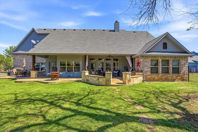 657 Hidden Lakes Boulevard, Gunter, TX 75058