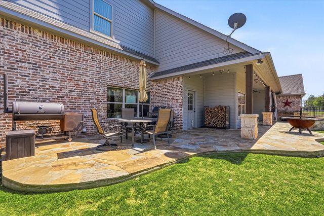 657 Hidden Lakes Boulevard, Gunter, TX 75058