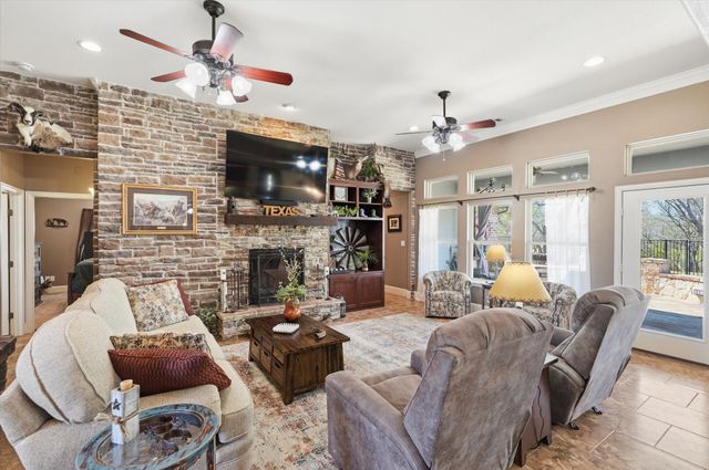 657 Hidden Lakes Boulevard, Gunter, TX 75058