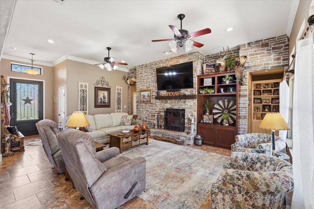 657 Hidden Lakes Boulevard, Gunter, TX 75058