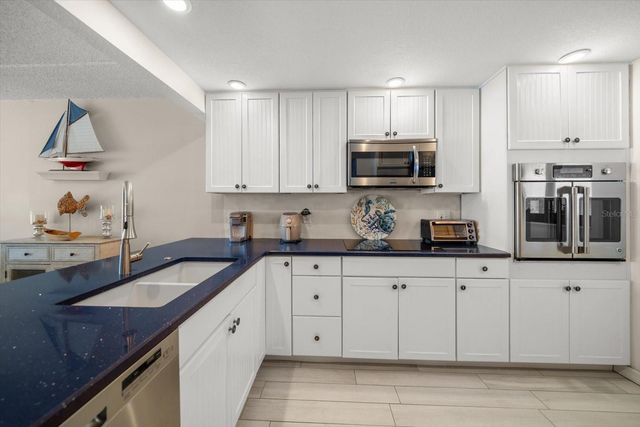 825 S GULFVIEW BOULEVARD 202, Clearwater Beach, FL 33767