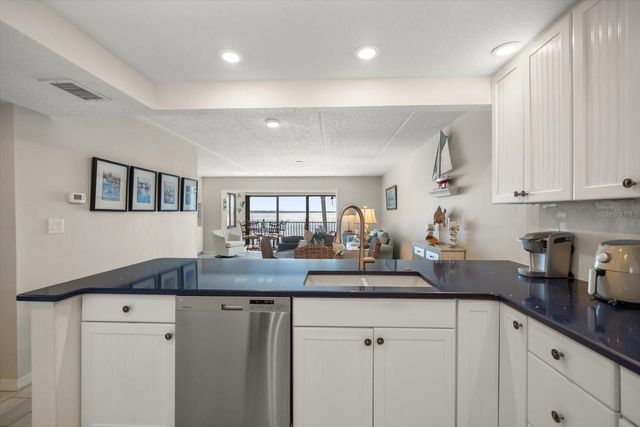 825 S GULFVIEW BOULEVARD 202, Clearwater Beach, FL 33767