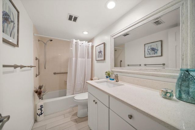 825 S GULFVIEW BOULEVARD 202, Clearwater Beach, FL 33767