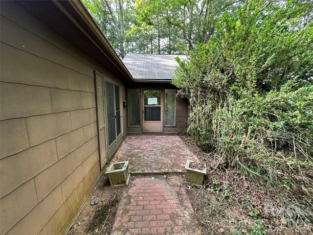 5 Lone Pine Road, Asheville, NC 28803