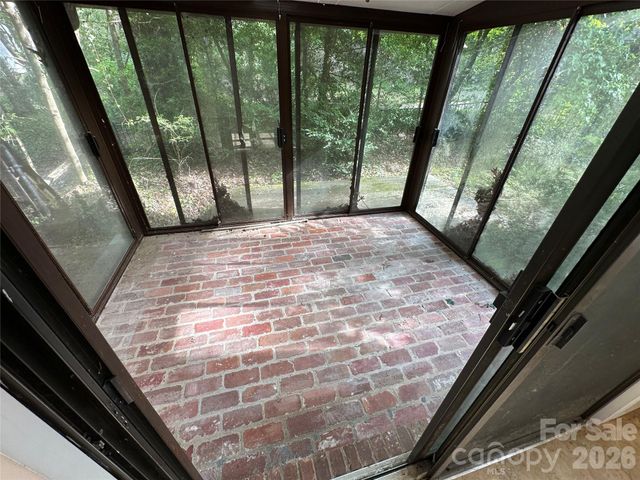 5 Lone Pine Road, Asheville, NC 28803