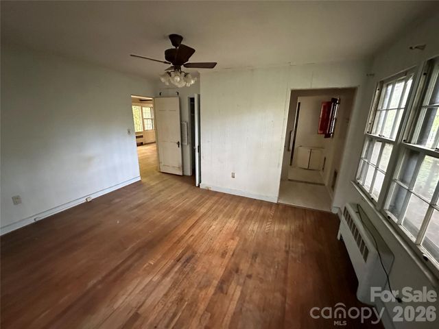 5 Lone Pine Road, Asheville, NC 28803