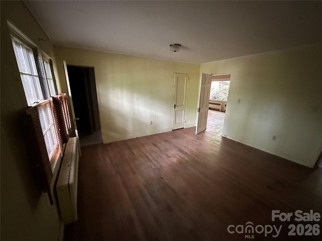5 Lone Pine Road, Asheville, NC 28803