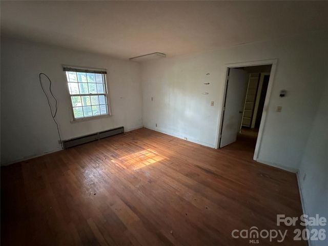 5 Lone Pine Road, Asheville, NC 28803