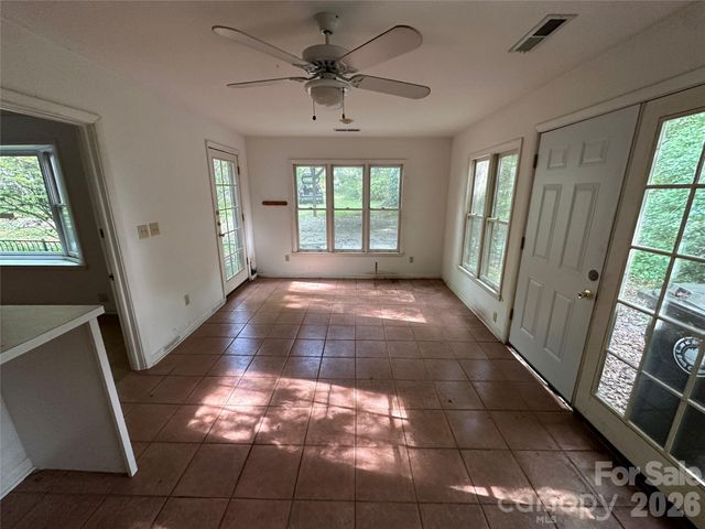 5 Lone Pine Road, Asheville, NC 28803