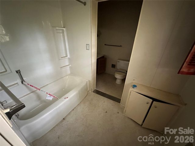5 Lone Pine Road, Asheville, NC 28803