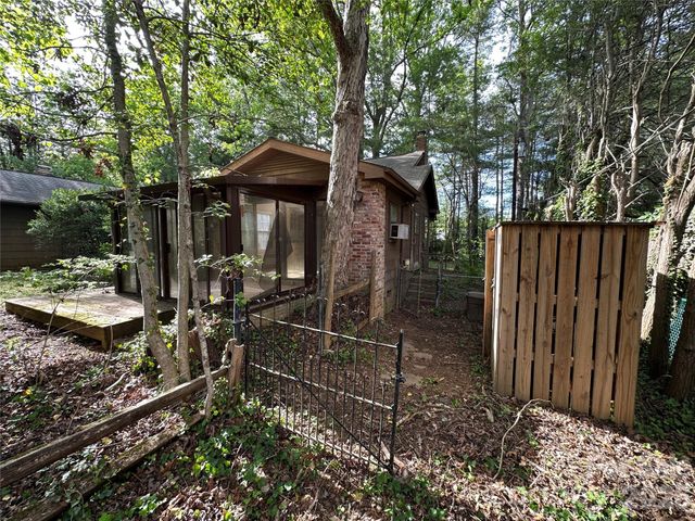 5 Lone Pine Road, Asheville, NC 28803