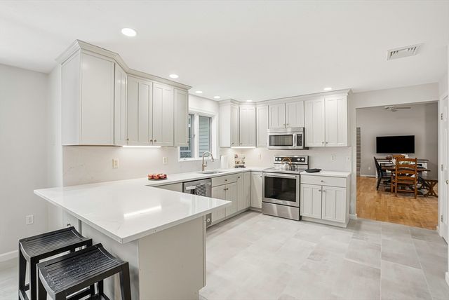 4 Donna Pass, Hopkinton, MA 01748